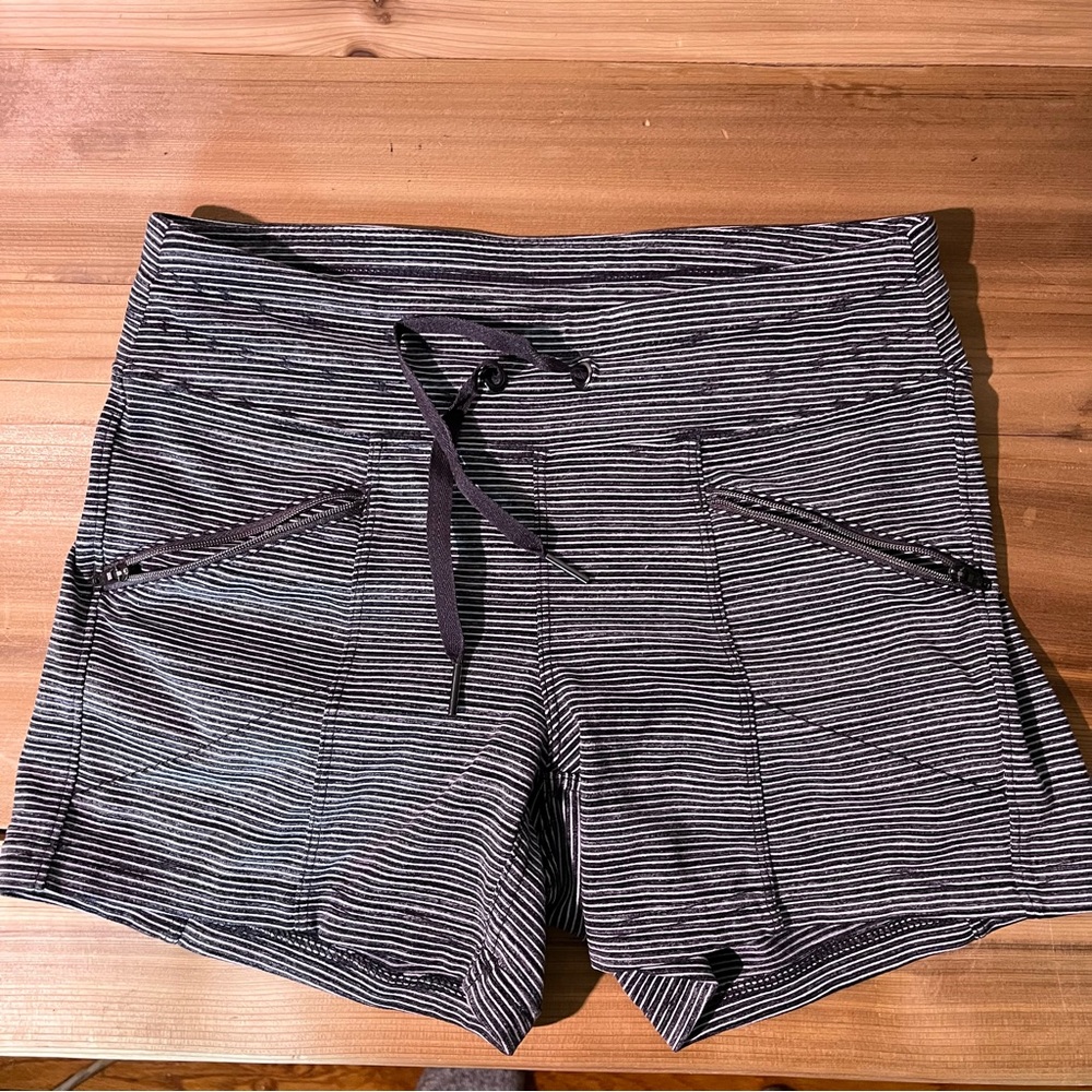 Athleta Shorts Striped